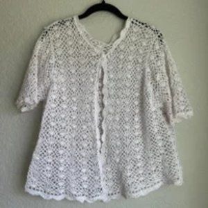 Hollow short sleeve white